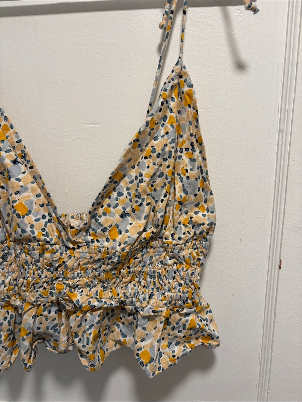 Sim & Sam Crop Top - Picture 4 of 14